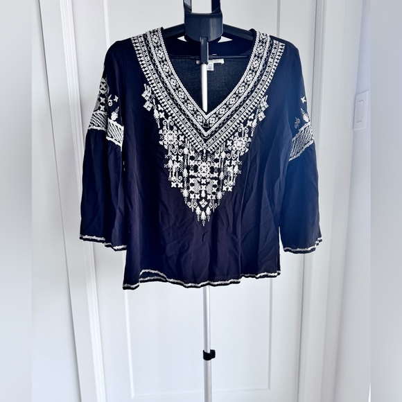 Chelsea and Theodore black bell sleeve top. - Picture 2 of 2